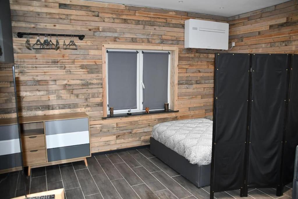 Logement In Wood Brugelette Exterior foto