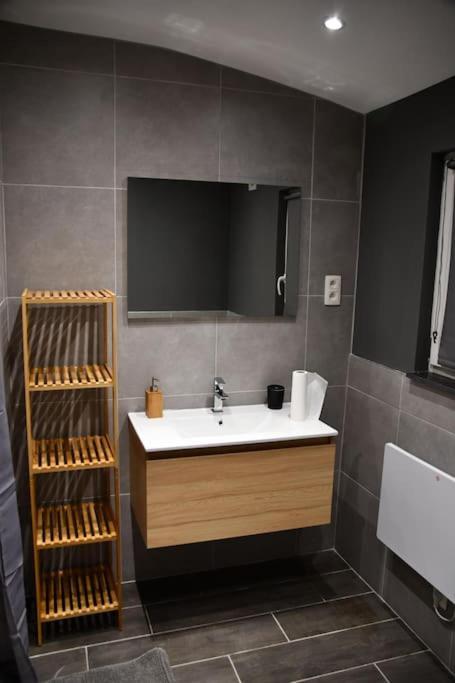 Logement In Wood Brugelette Exterior foto