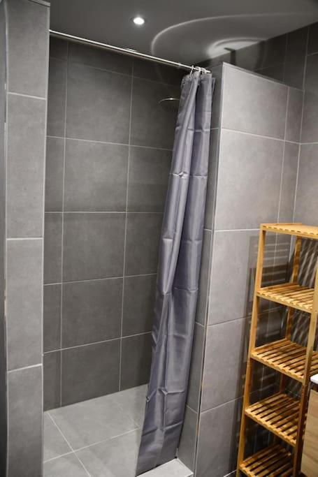 Logement In Wood Brugelette Exterior foto