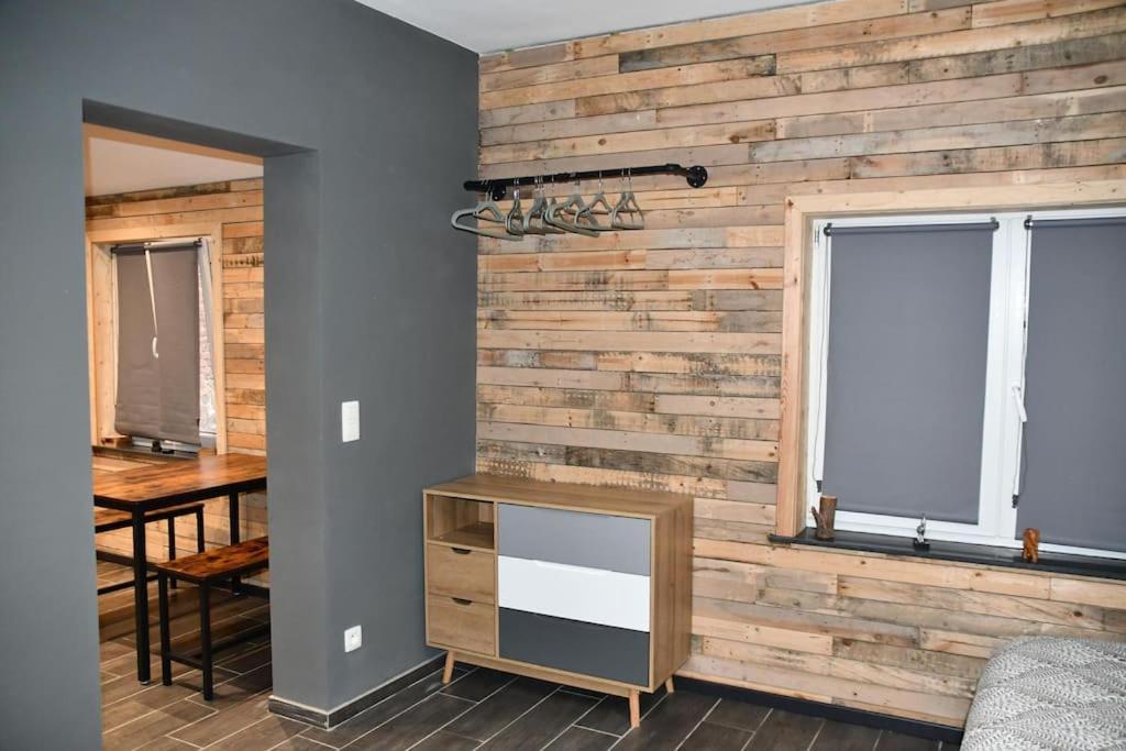 Logement In Wood Brugelette Exterior foto